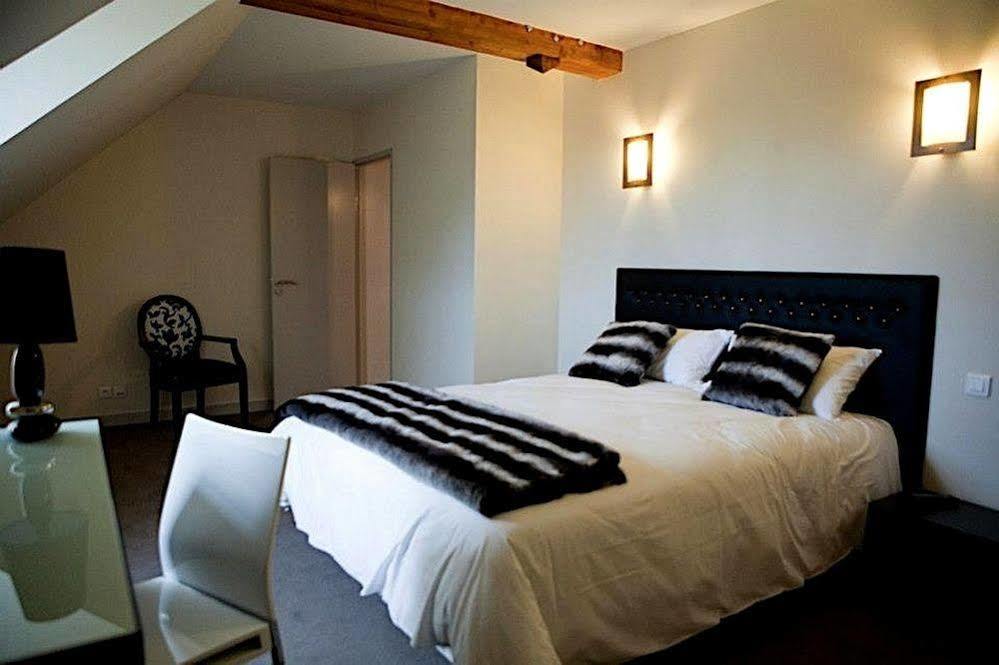Logis Hotel Le Prieure Des Gourmands Шатобриан Экстерьер фото